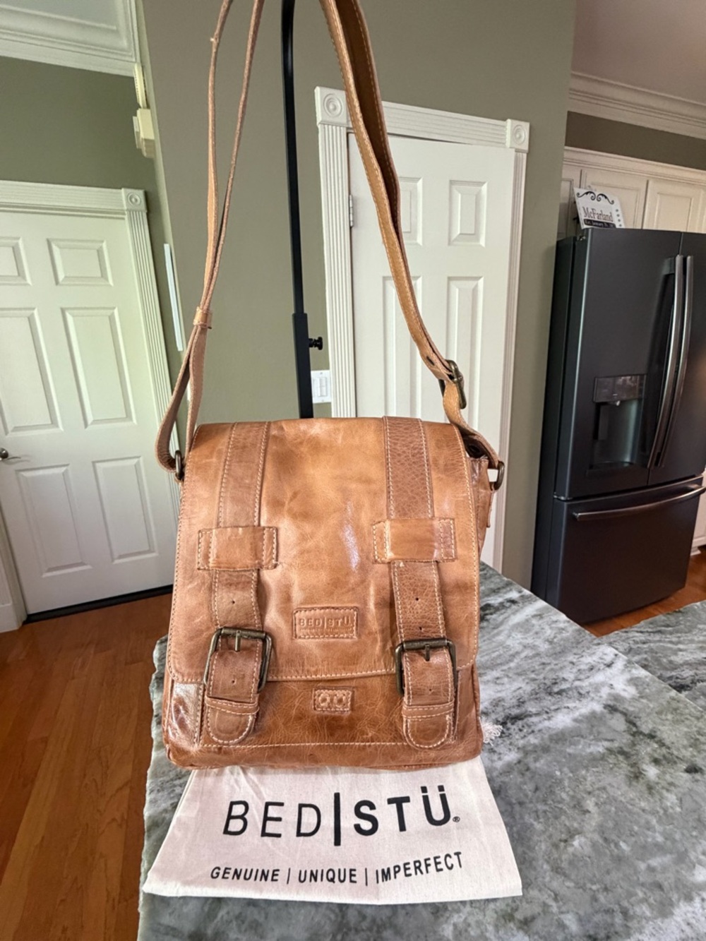 BED/STU Hue Tan Leather Messenger Bag Crossbody/Shoulder Bag